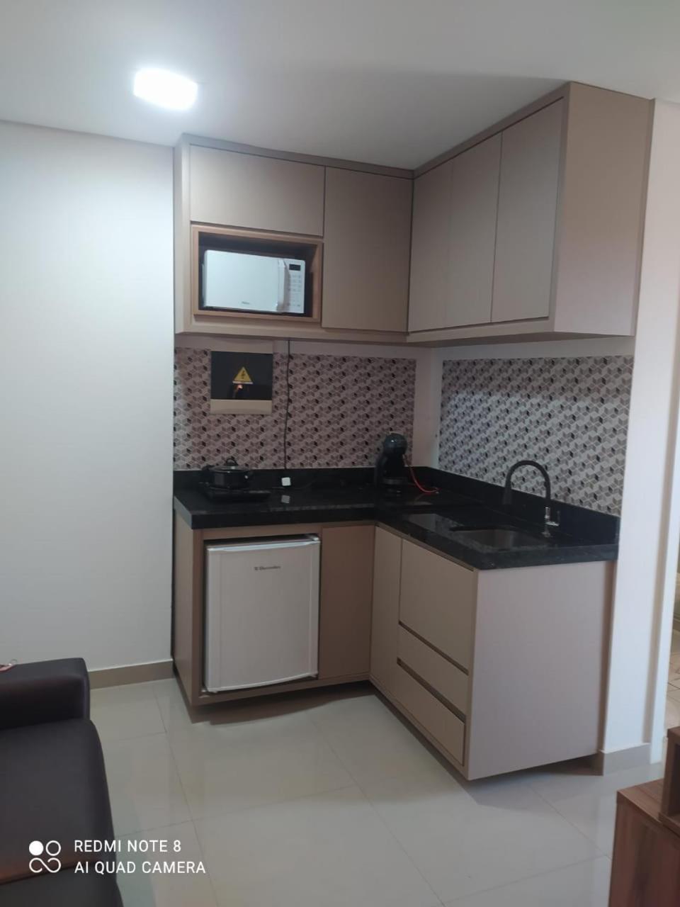 Mg Apto Com Cozinha 쿠이아바 외부 사진